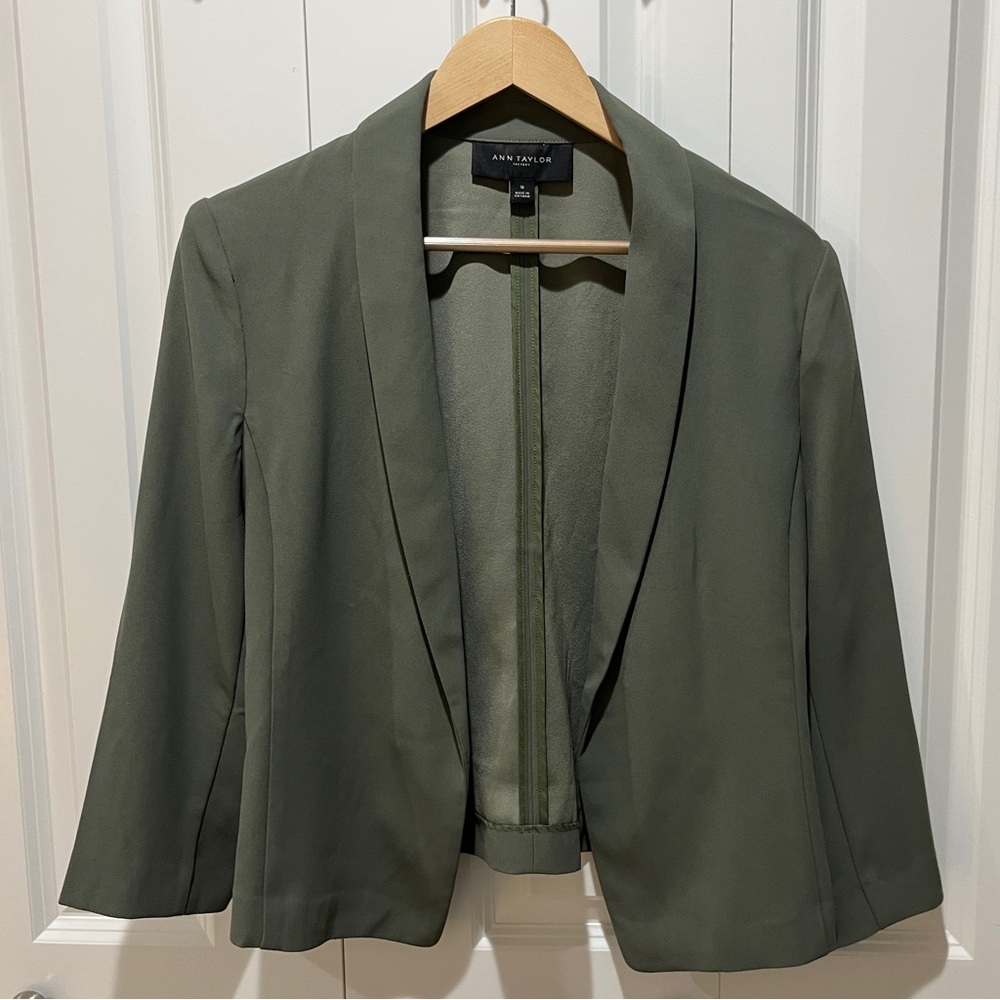 New w/o Tags Ann Taylor Olive Green Blazer Suit Jacket Size 10 / Medium Large